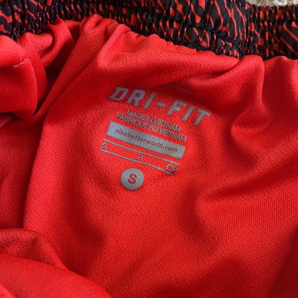 Nike shorts - Picture 2 of 2